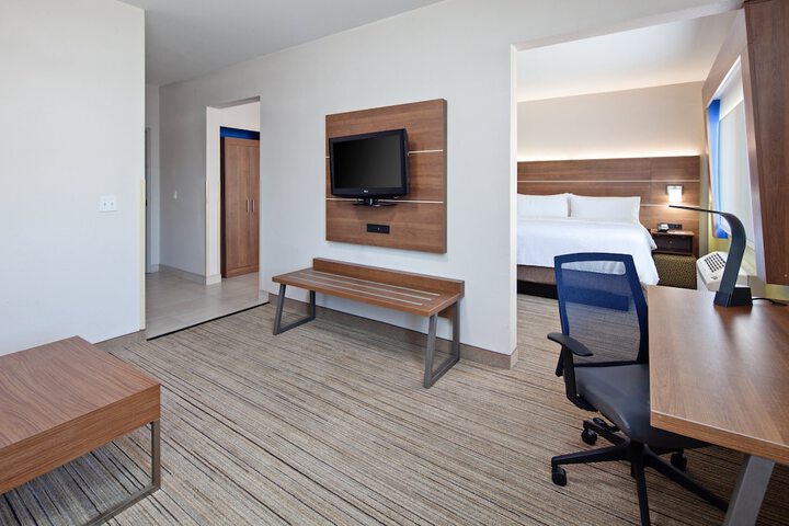 Room 15 of 43