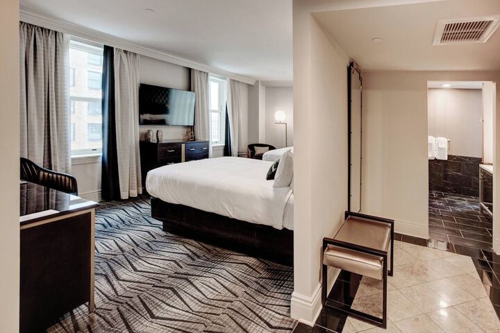 Room 14 of 40