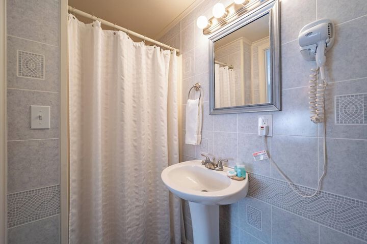 Ocean Glass Inn