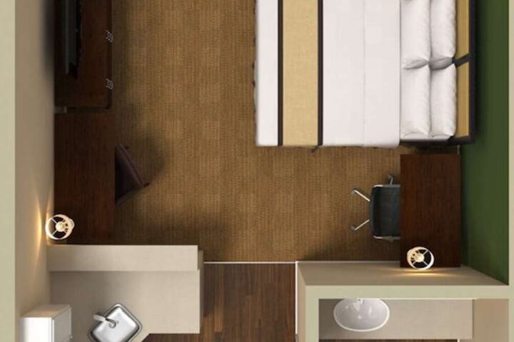 Room 13 of 19