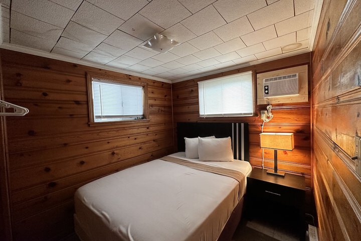 Room 4 of 24