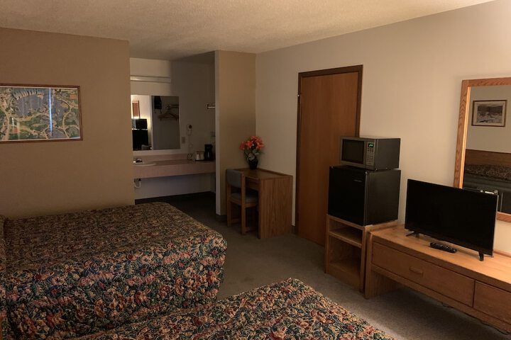 Room 18 of 18