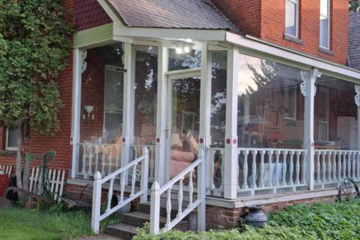 The Mays Place Bed and Breakfast