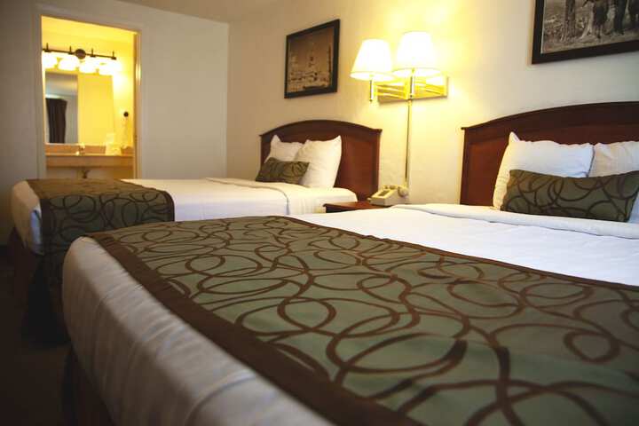 Room 13 of 39