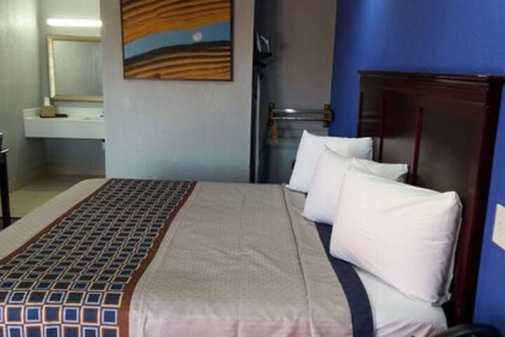 Room 22 of 32