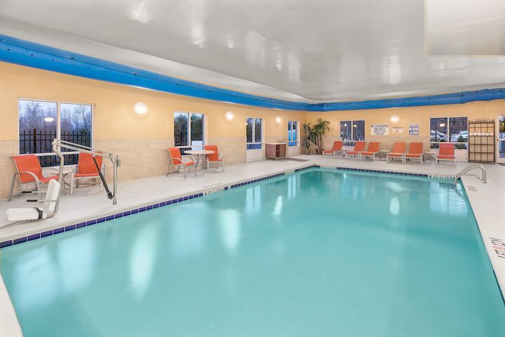Holiday Inn Express & Suites Greenville-I-85 & Woodruff Rd by IHG