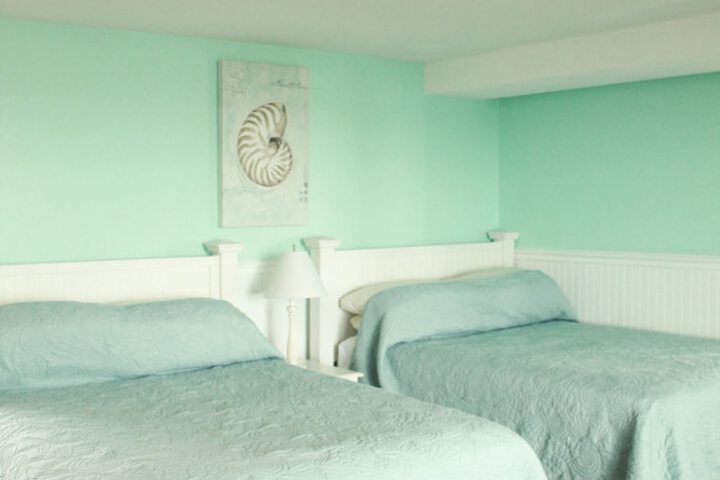 Room 150 of 230