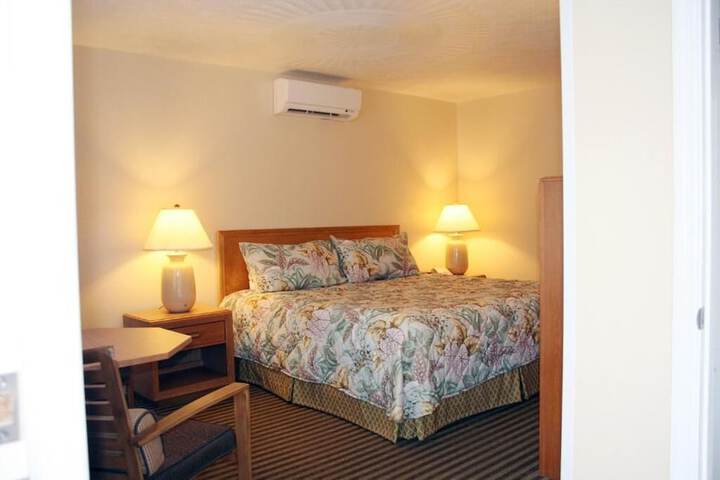 Lake Front Hotel