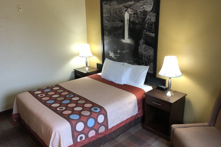 Super 8 by Wyndham Kennewick
