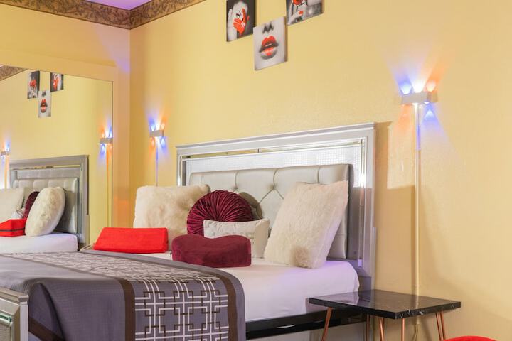 Room 15 of 34
