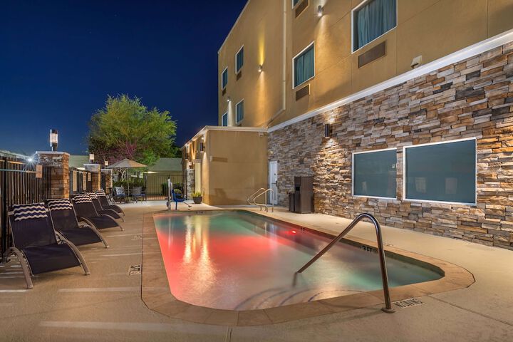 Best Western Plus Lake Jackson Inn & Suites