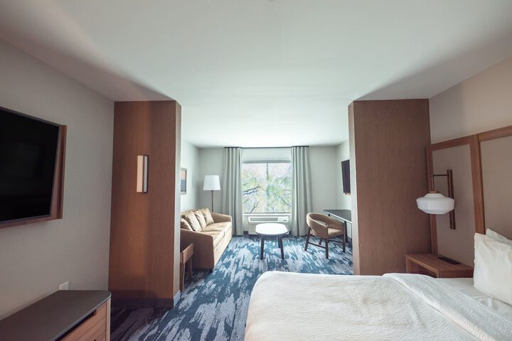 Room 16 of 18