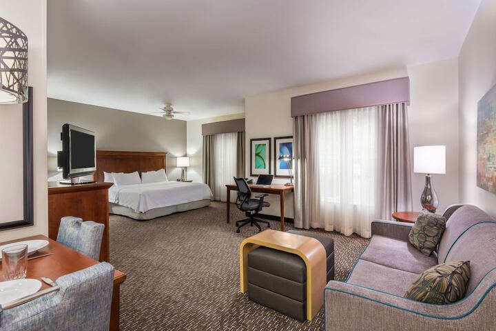 Room 17 of 28