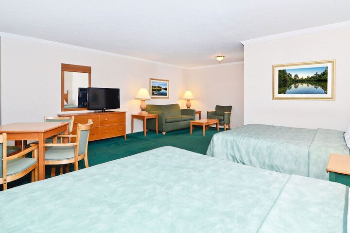 Room 33 of 92