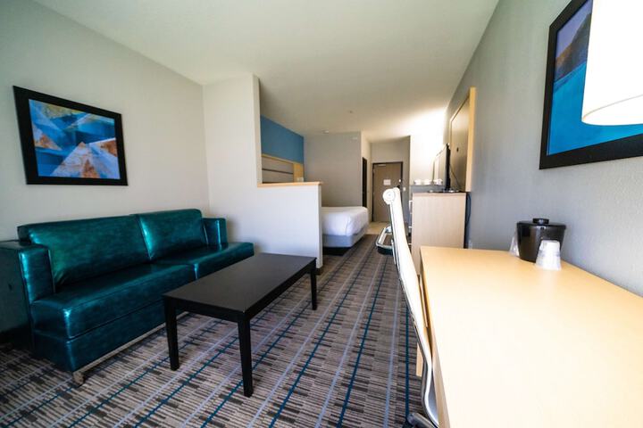 Room 14 of 22