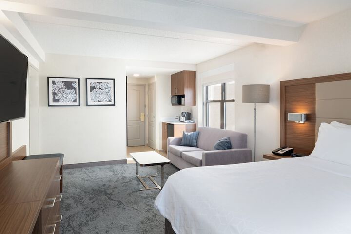 Room 27 of 45