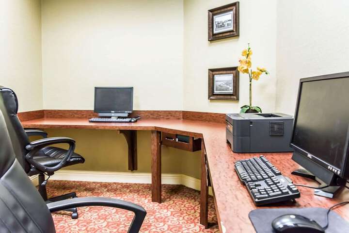 Business Center 36 of 36