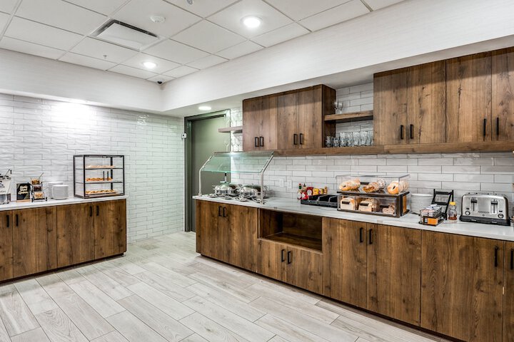 Breakfast/Coffee Service 68 of 74