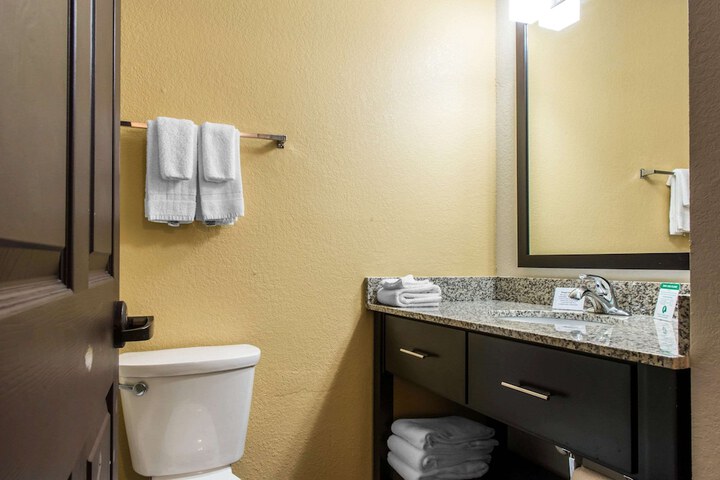 Room 6 of 29
