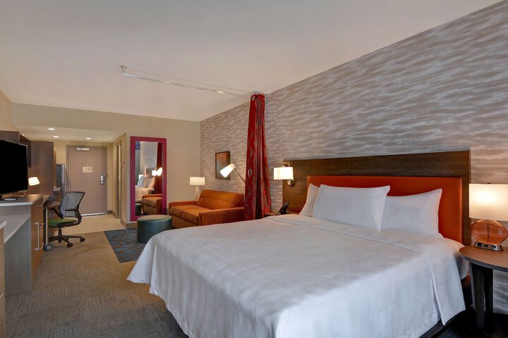 Home2 Suites by Hilton Orlando at Flamingo Crossings