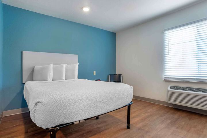 Room 8 of 23
