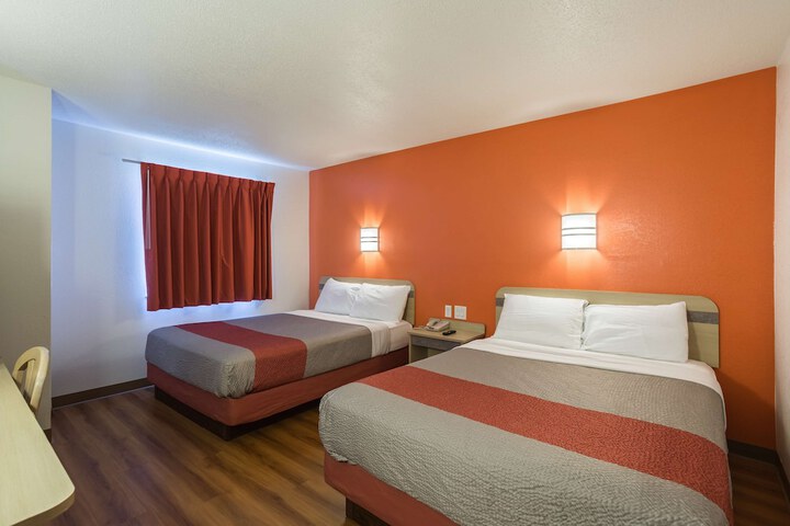 Room 18 of 34