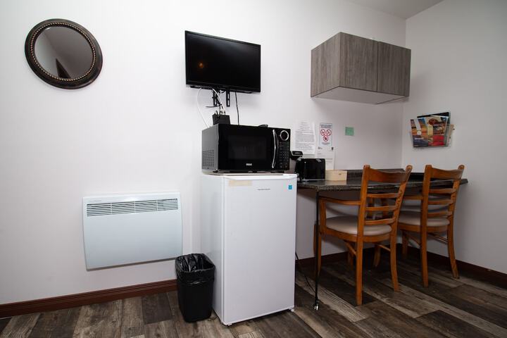 Room 6 of 13
