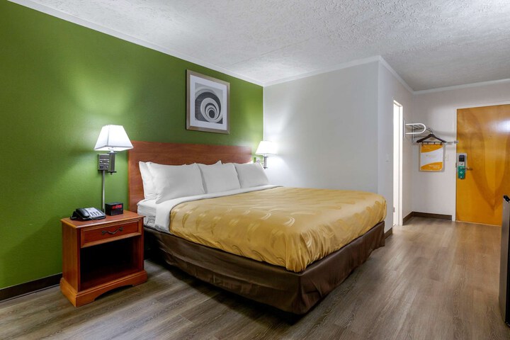 Room 26 of 28