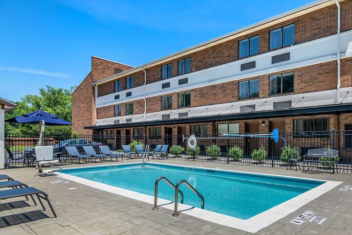 Pool 4 of 27