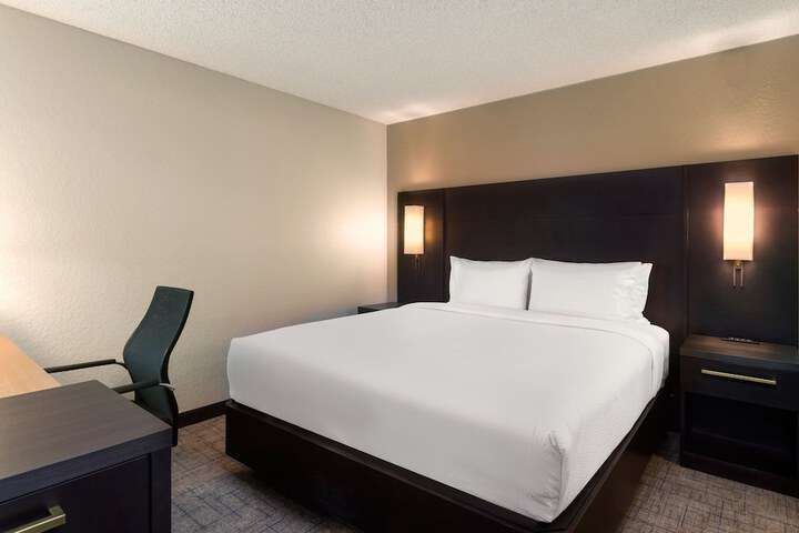 Room 18 of 32
