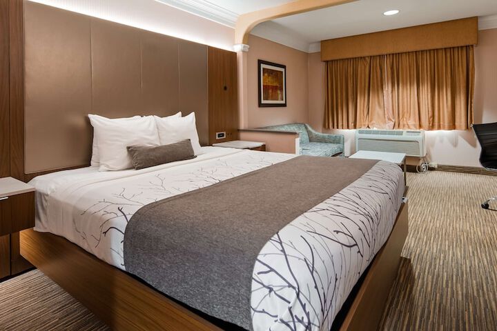 Room 21 of 28