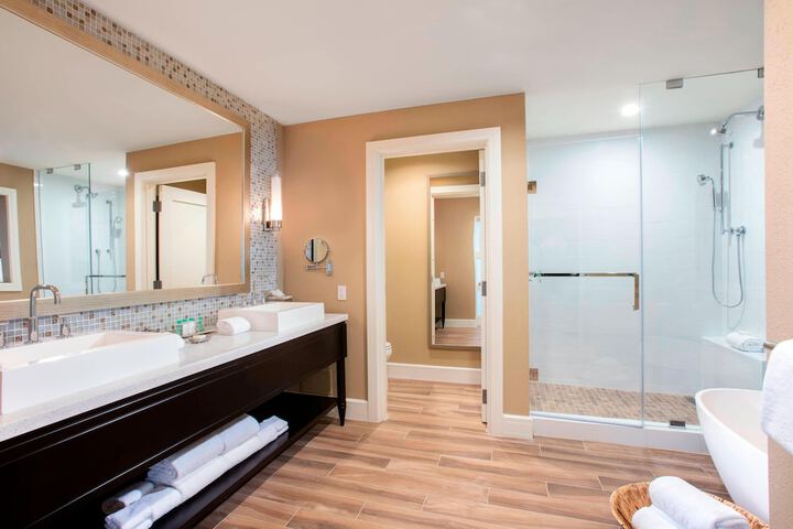 Playa Largo Resort & Spa Autograph Collection
