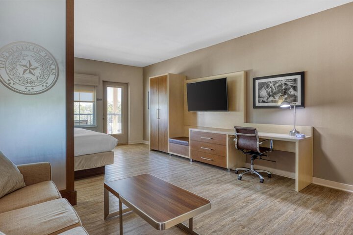 Best Western Bandera Suites & Saloon