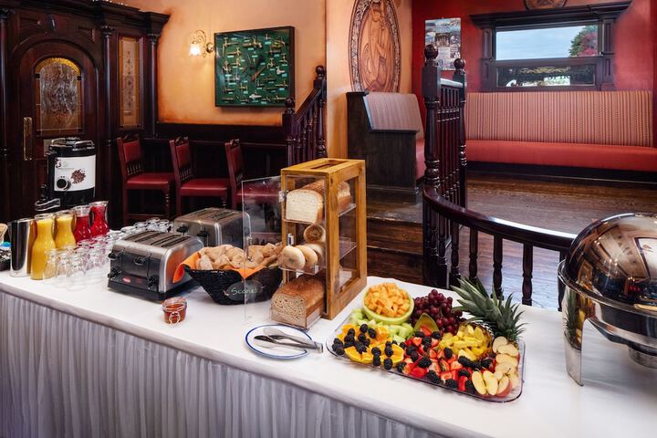 Irish Cottage Inn & Suites