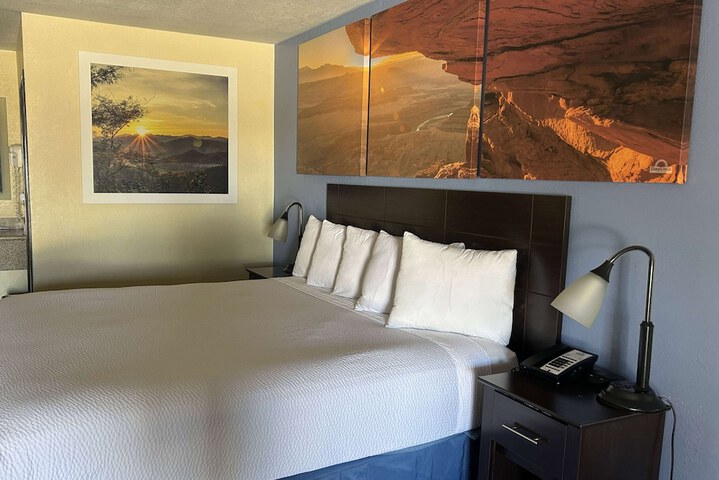 Days Inn by Wyndham Holbrook