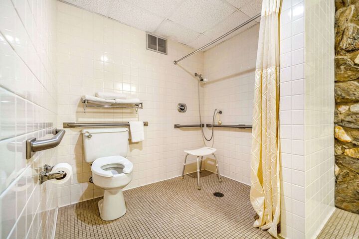 Room 45 of 62