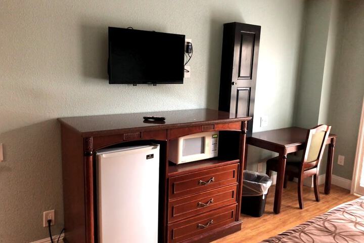 Room 31 of 40