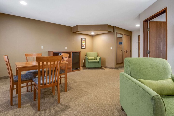 Room 25 of 43