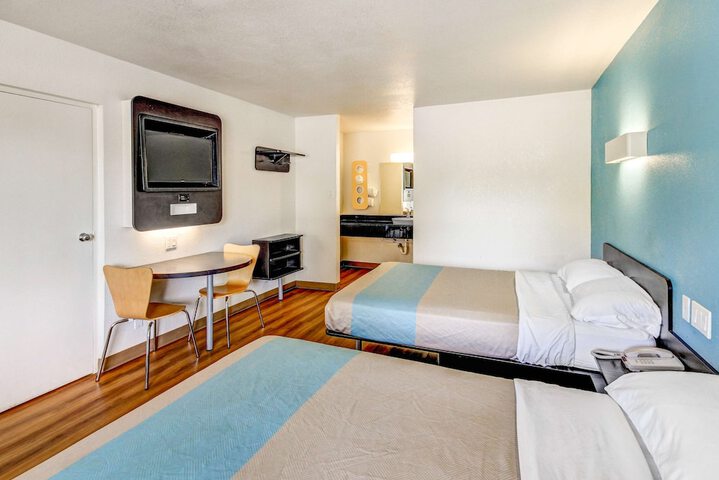 Motel 6 Waco TX - Lacy Lakeview