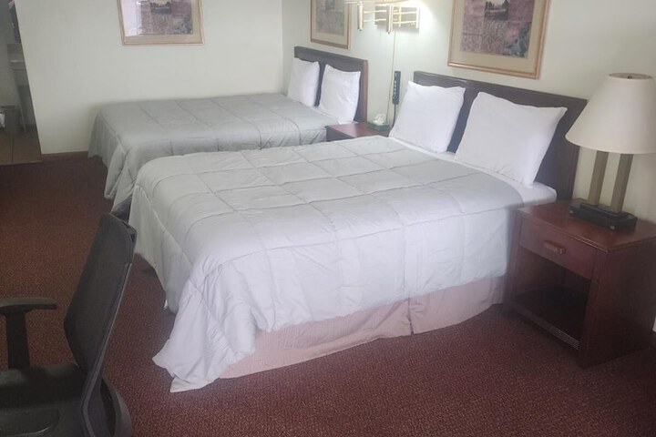 Room 10 of 35