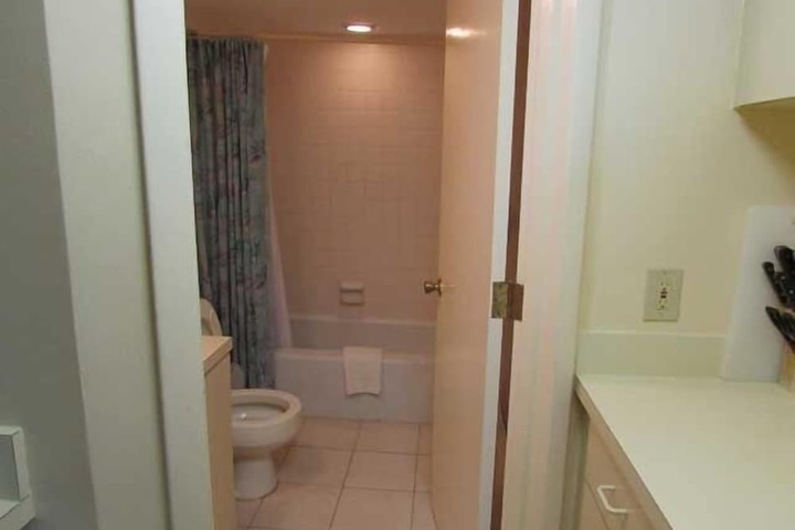 Room 12 of 24