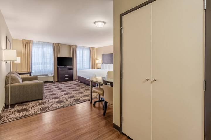 Room 21 of 28