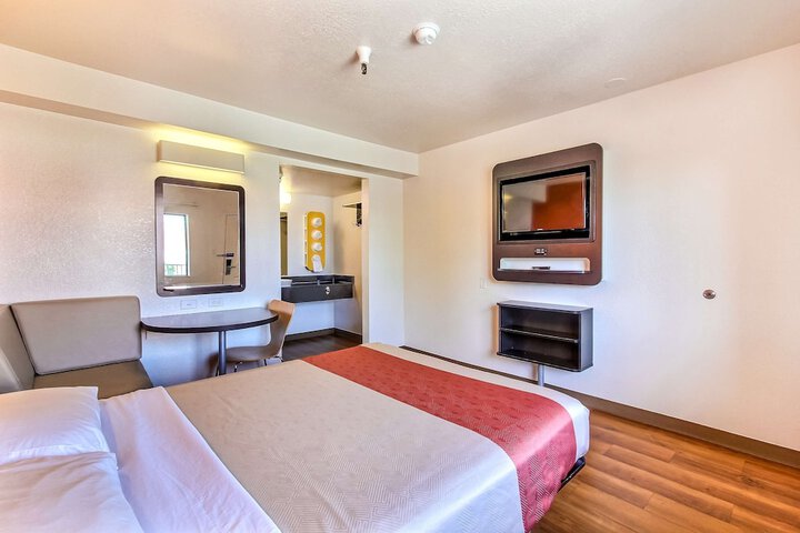 Room 20 of 26