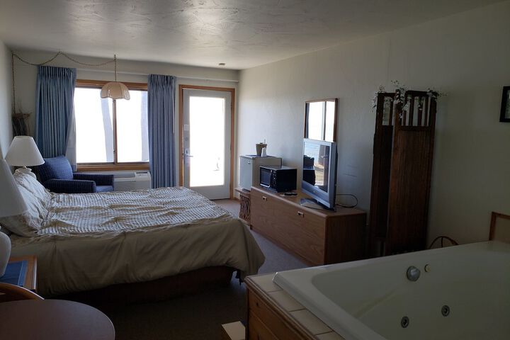 Algoma Beach Motel