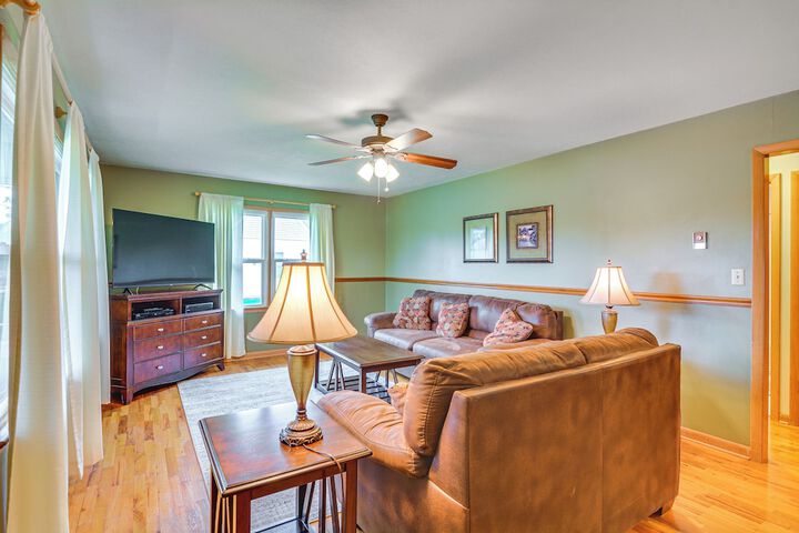 Walk to Restaurants: Stockton Home w / Game Room