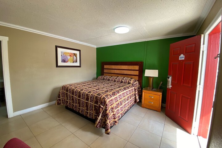 Room 6 of 21