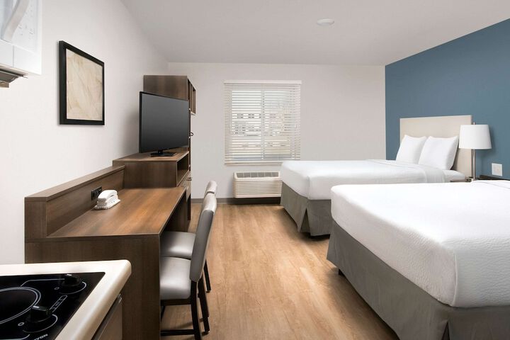 Room 25 of 27