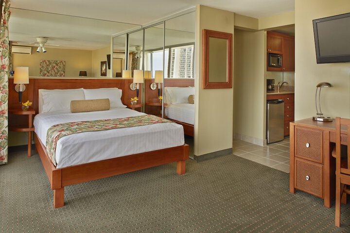Room 27 of 47