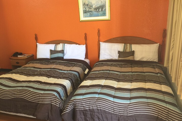 Room 5 of 11