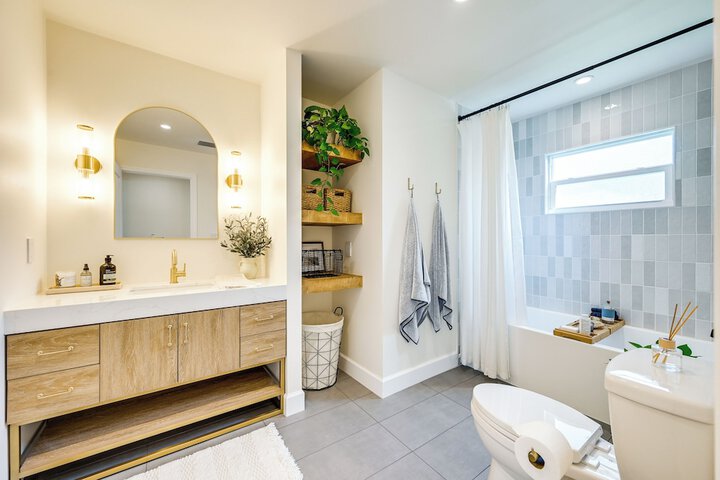 Naples Duplex Home w / Private Pool & Lanai!